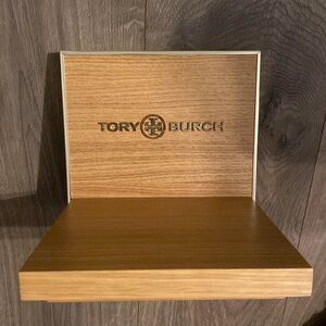 TORY BURCH DISPLAY